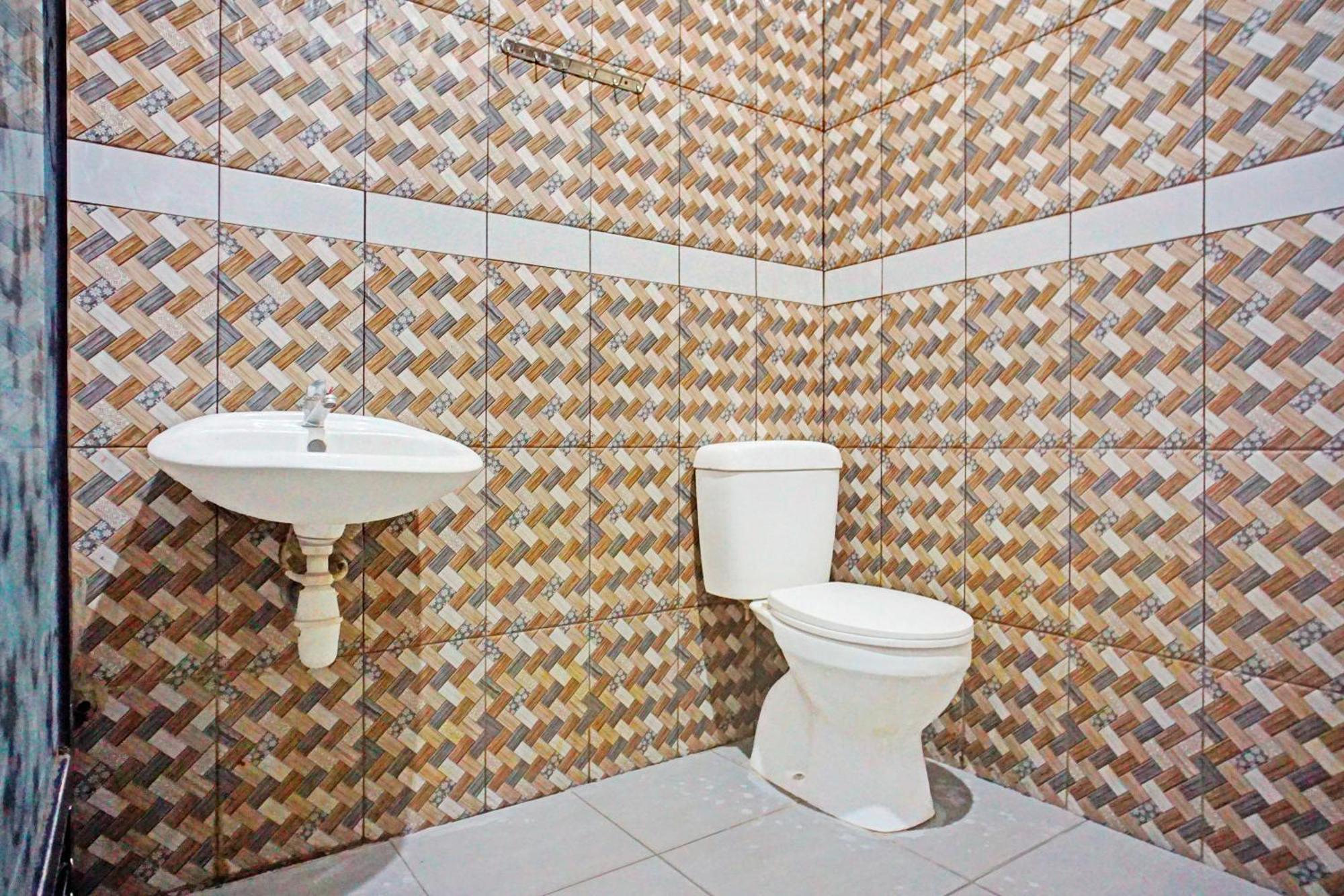 Hotel O Asyaffirah Near Masjid Raya Al Mashun Sm Raja Medan Extérieur photo